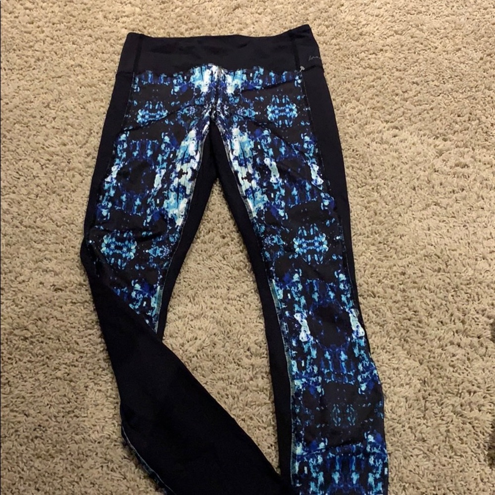 Karma fitness leggings. Medium. Brand new